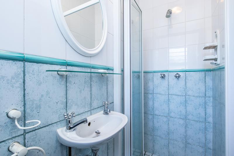 5 Bedroom Property for Sale in Constantia Western Cape
